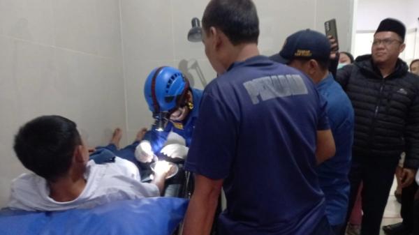 Cincin Tak Bisa Dilepas, Siswa SMP di Selaawi Dievakuasi Damkar Saat Akan Jalani Penjahitan Luka