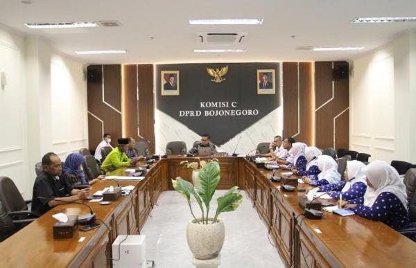 Honor Cuma Rp50 Ribu Per Bulan, DPRD Bojonegoro Janji Kawal Aspirasi Guru PAUD