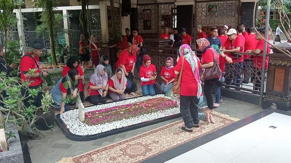 Rawat Spirit Pluralisme, Perhimpunan Tionghoa Jatim Napak Tilas Jejak Kebangsaan Gus Dur di Jombang