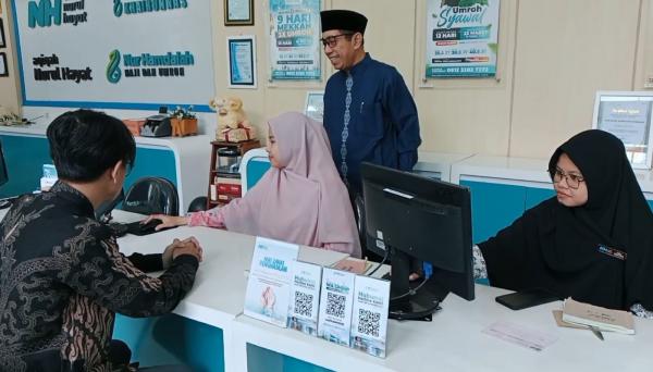 Konflik Timur Tengah Memanas, Travel Umrah di Surabaya Ini Tetap Berangkatkan Jamaah ke Tanah Suci