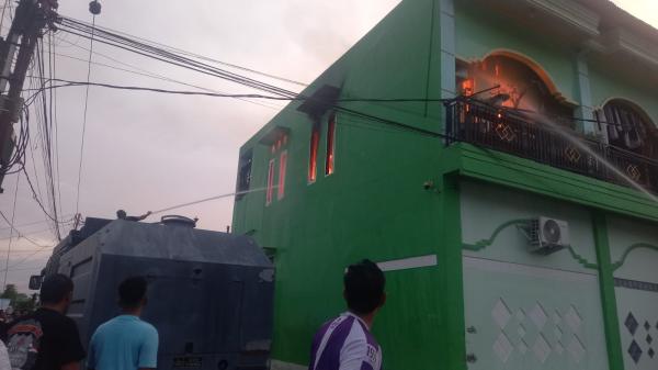 Ledakan dari Lantai 2 Diduga Picu Kebakaran Rumah di Doyo Grand