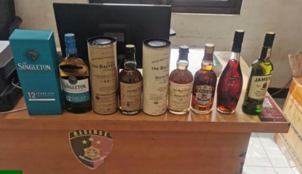 Polsek Pakal Bongkar Peredaran Miras Ilegal di Manukan, Modus Berkedok Toko Buah