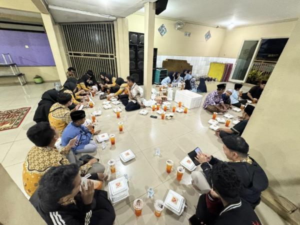 Kisah Inspiratif, Karyawan Pabrik Garam Ini Bangkitkan Semangat 30 Anak Yatim di Surabaya