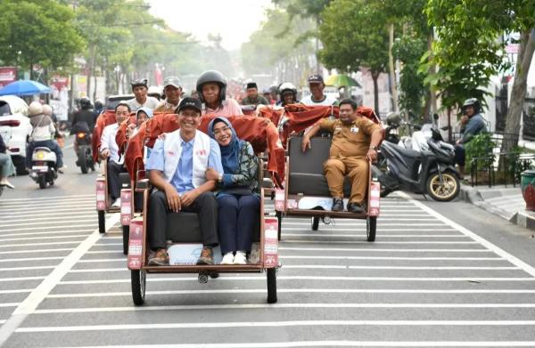 Ratusan Tukang Becak di Bojonegoro Dapat Becak Listrik dari Presiden Prabowo