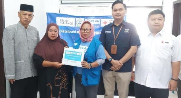 Plan Indonesia Salurkan Bantuan Tunai untuk Korban Bencana di Aceh