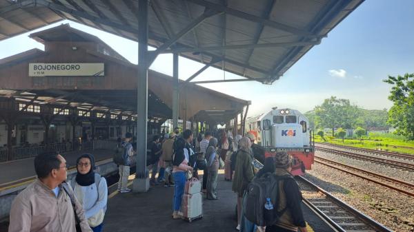 Mobilitas Mudik Lebaran 2026 Mulai Meningkat, Stasiun Bojonegoro Layani 1.230 Penumpang