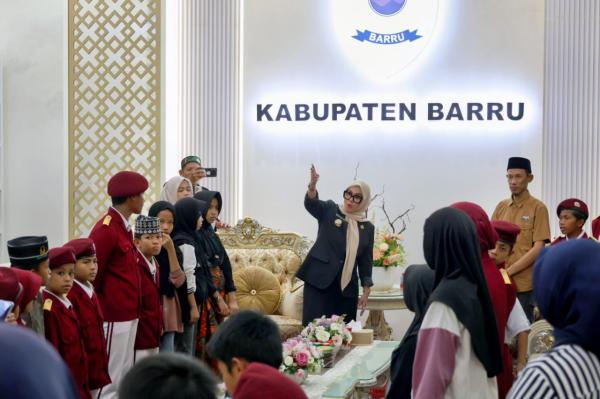 Penuh Haru! 96 Siswa Sekolah Rakyat Terima Rapor, Bupati Barru: Jangan Sia-siakan Kesempatan Belajar