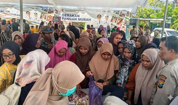 Jelang Idul Fitri, GPM di Trucuk Diserbu Warga, Beras hingga Minyak Goreng Langsung Ludes