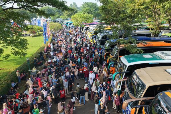 Dilepas Gubernur Ahmad Luthfi, 16.186 Perantau Antusias Mudik Gratis ke Jateng