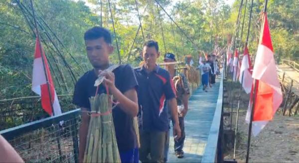 Sempat Ambruk Terkena Banjir, Jembatan Blengbeng di Pandeglang Kini Kokoh dan Resmi Digunakan Warga