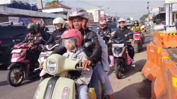 Arus Mudik di Jalur Selatan Garut Meningkat, Polisi Terapkan One Way di Limbangan