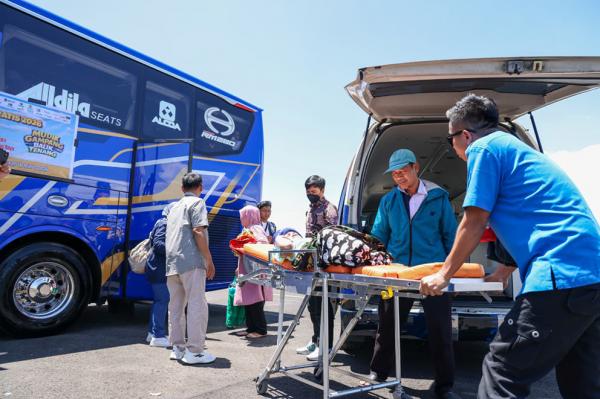 Momen Haru Gadis Hidrosefalus Mudik Gratis ke Sukoharjo, Deretan Kursi Panjang Dikosongkan