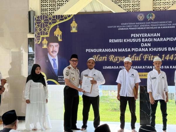 Dapat Remisi Lebaran, 3 Narapidana Lapas Karawang Langsung Bebas