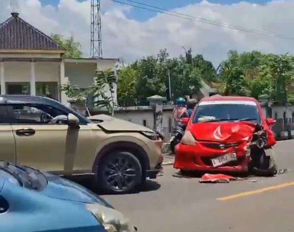 Jazz dan HR-V Adu Banteng di Jalan Bojonegoro–Babat, Begini Kronologi dan Kondisi Korban