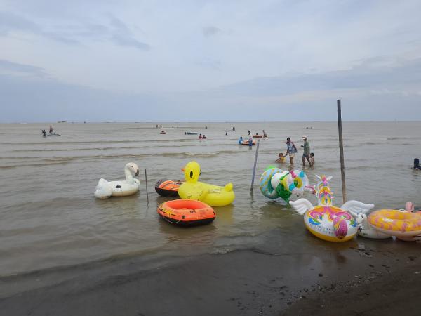 Pantai Kasih Karangsong Jadi Alternatif Wisata Murah di Indramayu saat Libur Lebaran