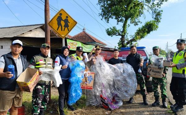 Polsek Kedungwuni dan Polsek Bojong, Polres Pekalongan Sita Balon Udara Beserta Petasan Jumbo