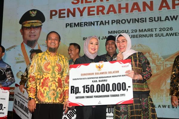 Tekan Pengangguran, Barru Diganjar Penghargaan Rp150 Juta dari Pemprov Sulsel