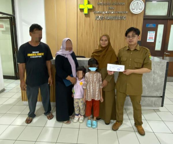 Didampingi UPTD PPA Karawang, Bocah Korban Penganiayaan Ayah Tiri Jalani CT Scan