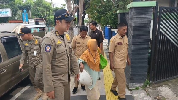 Satpol PP Tertibkan PPKS di Bojonegoro, Fokus di Alun-Alun dan Traffic Light
