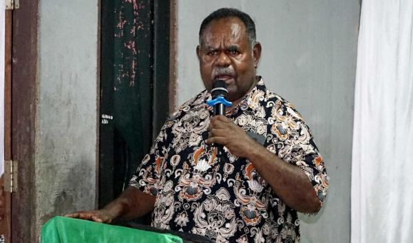 Melayat Ibunda Bupati Maybrat, Gubernur Elisa Kambu : Mama Paulina Simbol Keteguhan Perempuan Papua