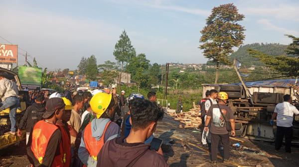 Kecelakaan Maut Beruntun 5 Kendaraan di Kertek Wonosobo, 2 Tewas 3 Luka-luka