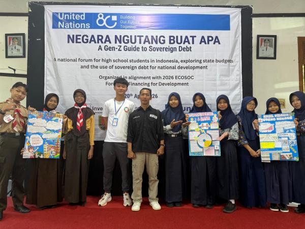 Lomba Mading Utang Negara Jadi Cara Seru Literasi Keuangan Pelajar SMP di Semarang