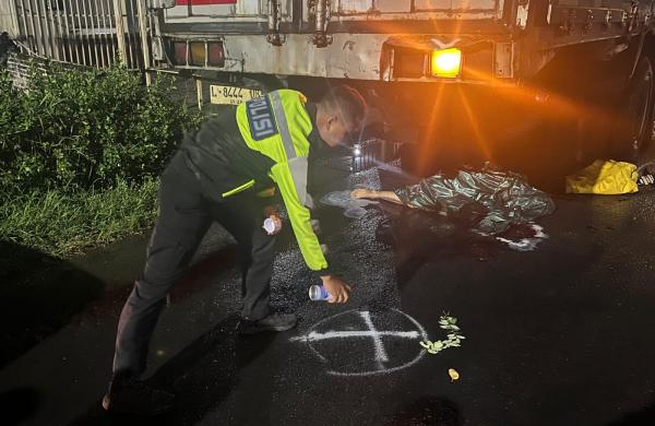 Tabrak Truk Mogok di Sarirogo, Pemotor 20 Tahun Tewas di Tempat