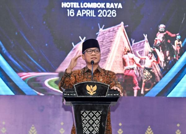 Menteri Desa Yandri Puji Program Desa Berdaya yang Digagas Gubernur Iqbal