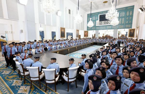 Intip Ruang Kerja Presiden, Siswa SMA Taruna Nusantara Ikuti Tur Sejarah di Istana Negara