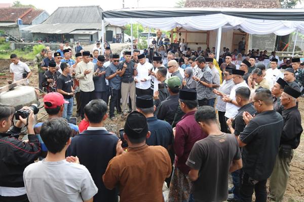 Kisah Haru Muhammad Suryo, Bangun Masjid di Lokasi Kecelakaan yang Renggut Nyawa Istrinya 