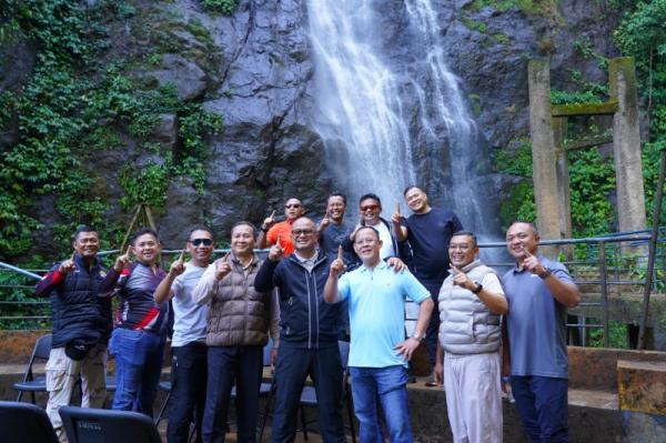 Kapolda Sulbar Jelajahi Air Terjun Tamasapi, Dorong Wisata dan Ekonomi Daerah