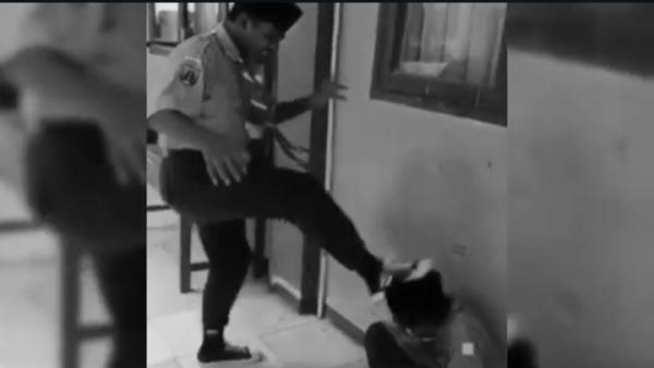 Viral! Siswa SMP di Tuban Dianiaya Kakak Kelas, Korban Tak Berdaya Dihujani Tendangan