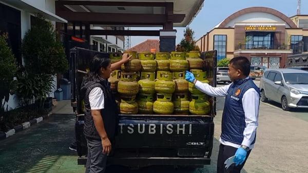 Amankan Warga Tuban, Polisi Gagalkan Penjualan Ilegal Ratusan Tabung LPG 3Kg Bersubsidi