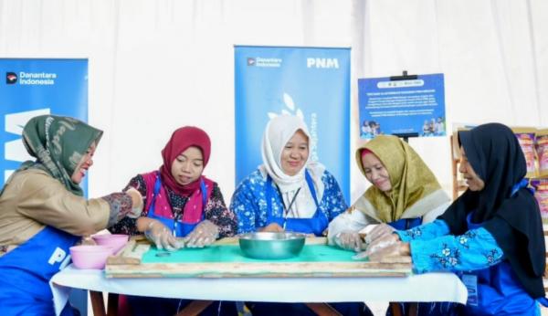 Semangat Kartini dari Pesisir Rembang Melalui Kisah Ibu Eko dan Renyahnya Rengginang Laut