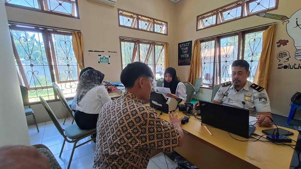 Imigrasi Polman Perluas Layanan, Paspor Kini Bisa Diurus Lewat Program Jemput Bola