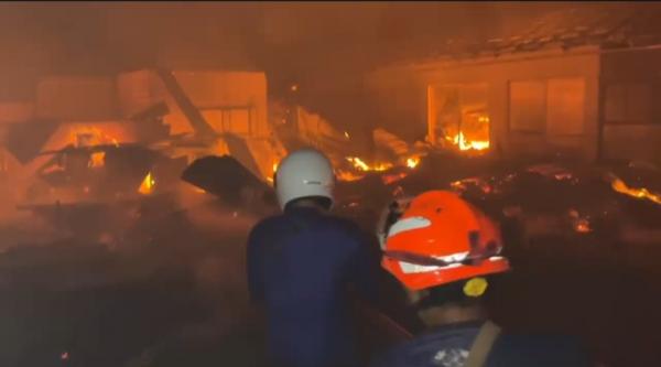 Pasar Baru Tuban Kembali Terbakar, Puluhan Kios Ludes  Dilalap si Jago Merah