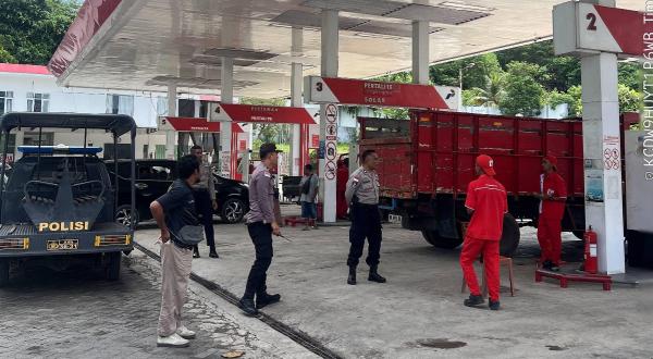 Polres TTU Intensifkan Patroli SPBU, Pastikan Stok BBM Aman Pasca Penyesuaian Harga