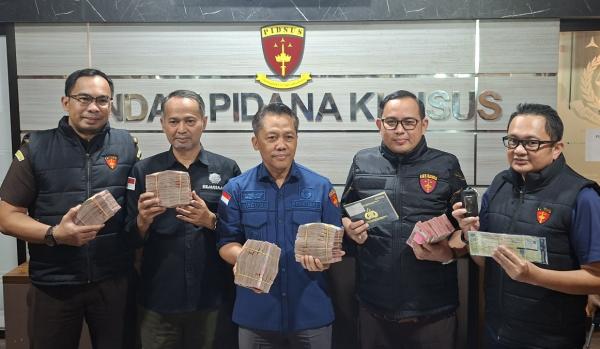 Korupsi Berjamaah di ESDM Jatim: Dana Pungli Mengalir Rutin ke Belasan Pegawai Selama 2 Tahun