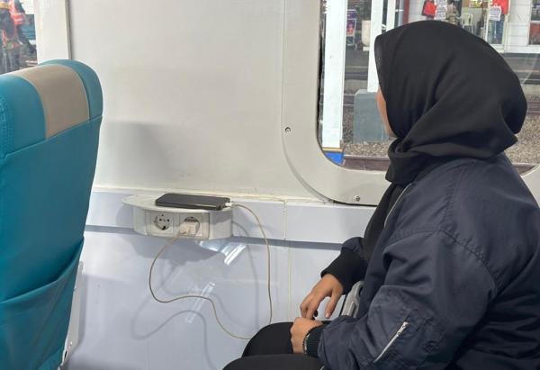 Viral Penumpang Masak Mi Instan Pakai Kompor Listrik di Gerbong KA, Ini Kata Daop 4 Semarang