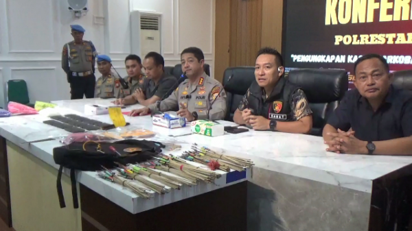 Produsen Busur Panah di Makassar Ditangkap, Polisi Sita 122 Busur Siap Edar