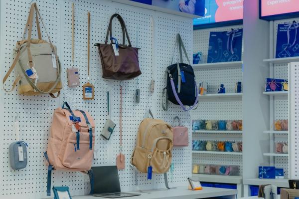 Rekomendasi Tempat Kado Unik Bandung: Cek Koleksi Wallts Workstore yang Lagi Viral