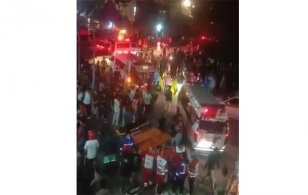 Puluhan Ambulans Padati Stasiun Bekasi Timur, Evakuasi Korban Kecelakaan KRL dan KA Argo Bromo