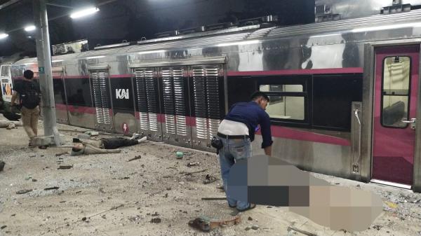 KRL dan KA Argo Bromo Terlibat Insiden Tabrakan di Bekasi Timur, Penumpang Dievakuasi