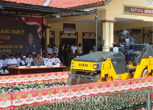 Polresta Serang Musnahkan Lebih dari 15 Ribu Botol Miras, Tekan Peredaran Ilegal
