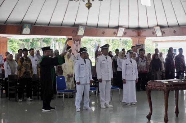 Tiga Kepala Desa PAW Dilantik di Pendopo, Bupati Bojonegoro Ingatkan Pentingnya Rekonsiliasi