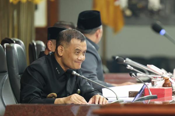 Jateng Belum Terapkan Pajak Kendaraan Listrik, Ini Penjelasan Gubernur Ahmad Luthfi