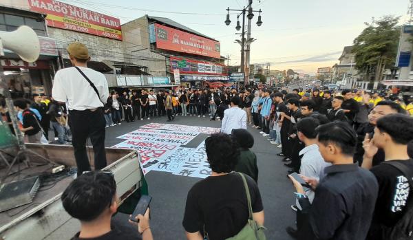 Demo May Day di Tugu Kartasura, BEM Soloraya Tuntut Perbaikan Nasib Buruh dan Guru