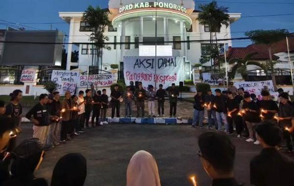 Aksi Damai Mahasiswa Ponorogo di Hari Buruh, Singgung Gaji Guru Honorer dan Pekerja