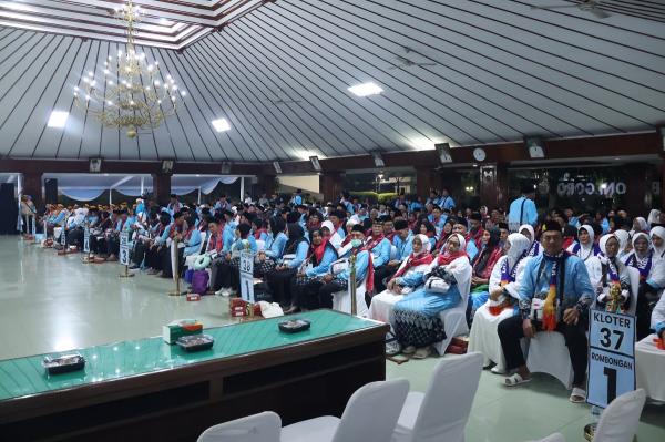 432 CJH Bojonegoro Dilepas ke Tanah Suci, Suasana Haru Warnai Pendopo Malowopati