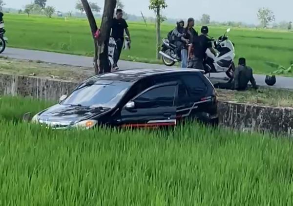 Avanza Terjun ke Sawah di Kapas Bojonegoro, Begini Kronologi dan Kondisi Korban